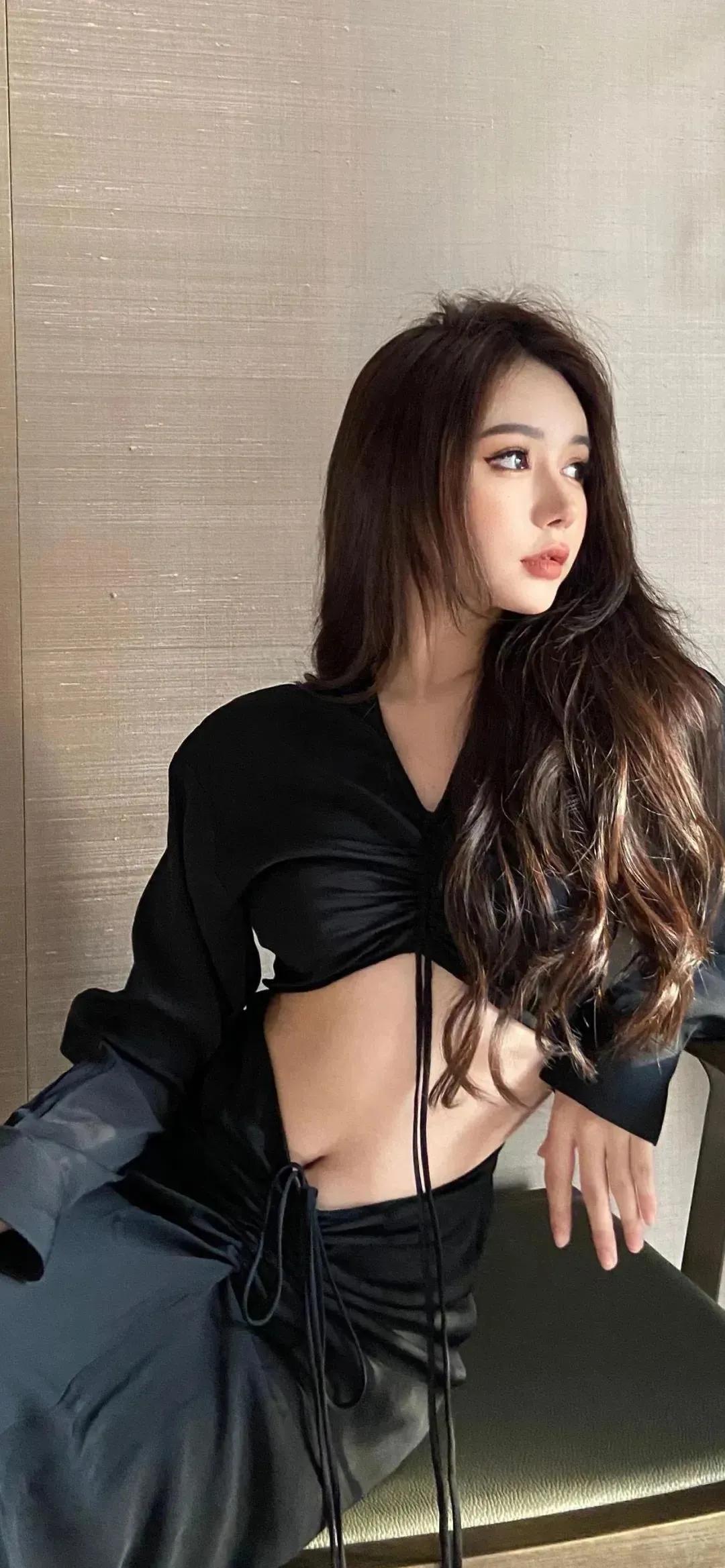 美女壁纸 爱你不是两三天图片