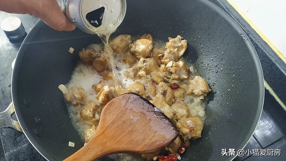 图片[7]-啤酒香菇炖鸡肉 鸡肉鲜香 香菇滑嫩 连汤汁都用来泡饭吃了-起舞食谱网