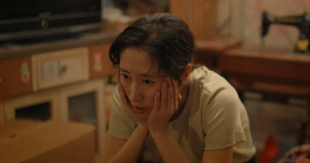 为死去的女儿，寻找神秘恋人