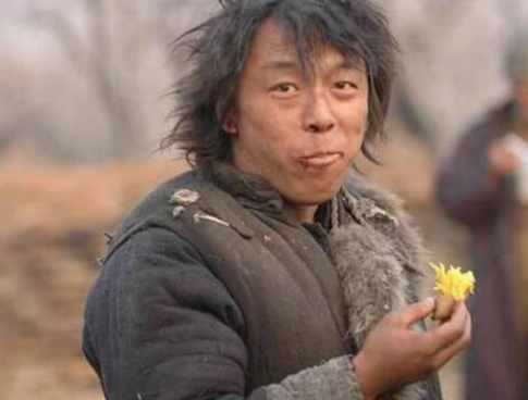 黄渤“隐藏”13年妻子，终于浮出水面，网友：难