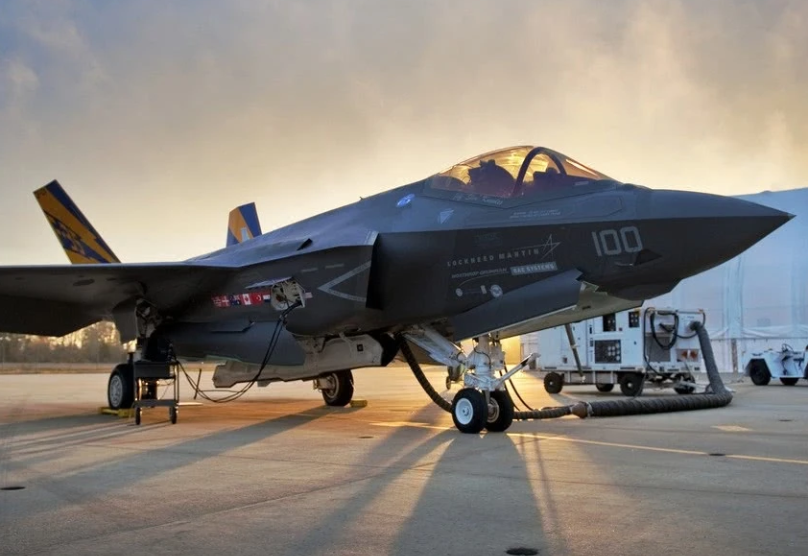 全球首款六代机启动研制，性能将远超F35，美国