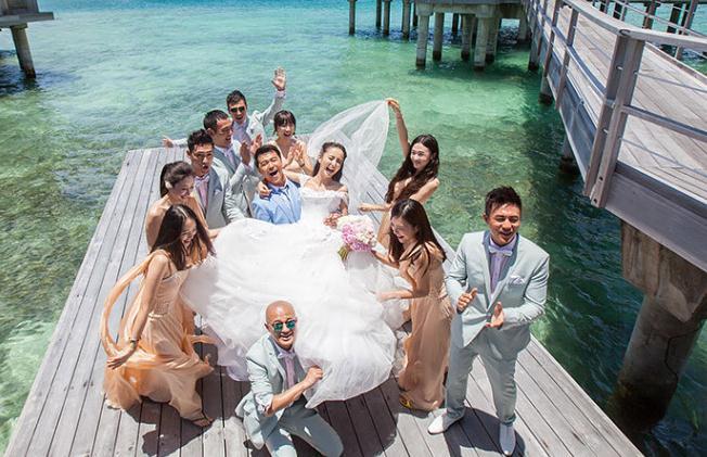 杜淳终于结婚了，回想他的7次伴郎经历，只有两