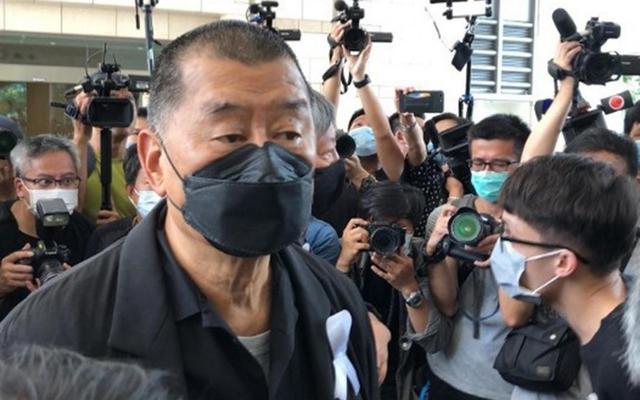 黎智英被捕後，網友表示：早該這樣做了