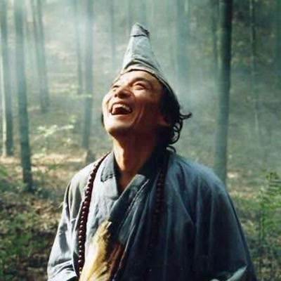 游本昌：52岁演济公，晚年出家、卖房、赔光家产