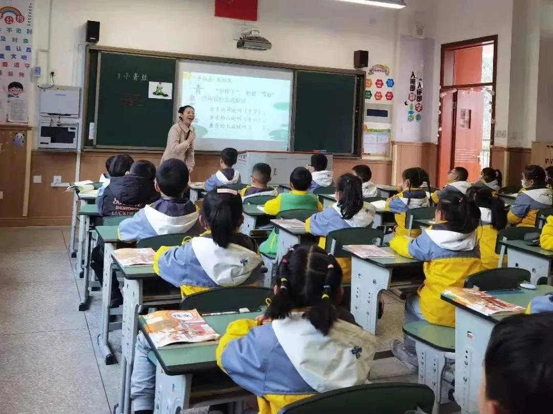 共促发展“语”你同行双流实验小学外国语学校语文组教研简讯