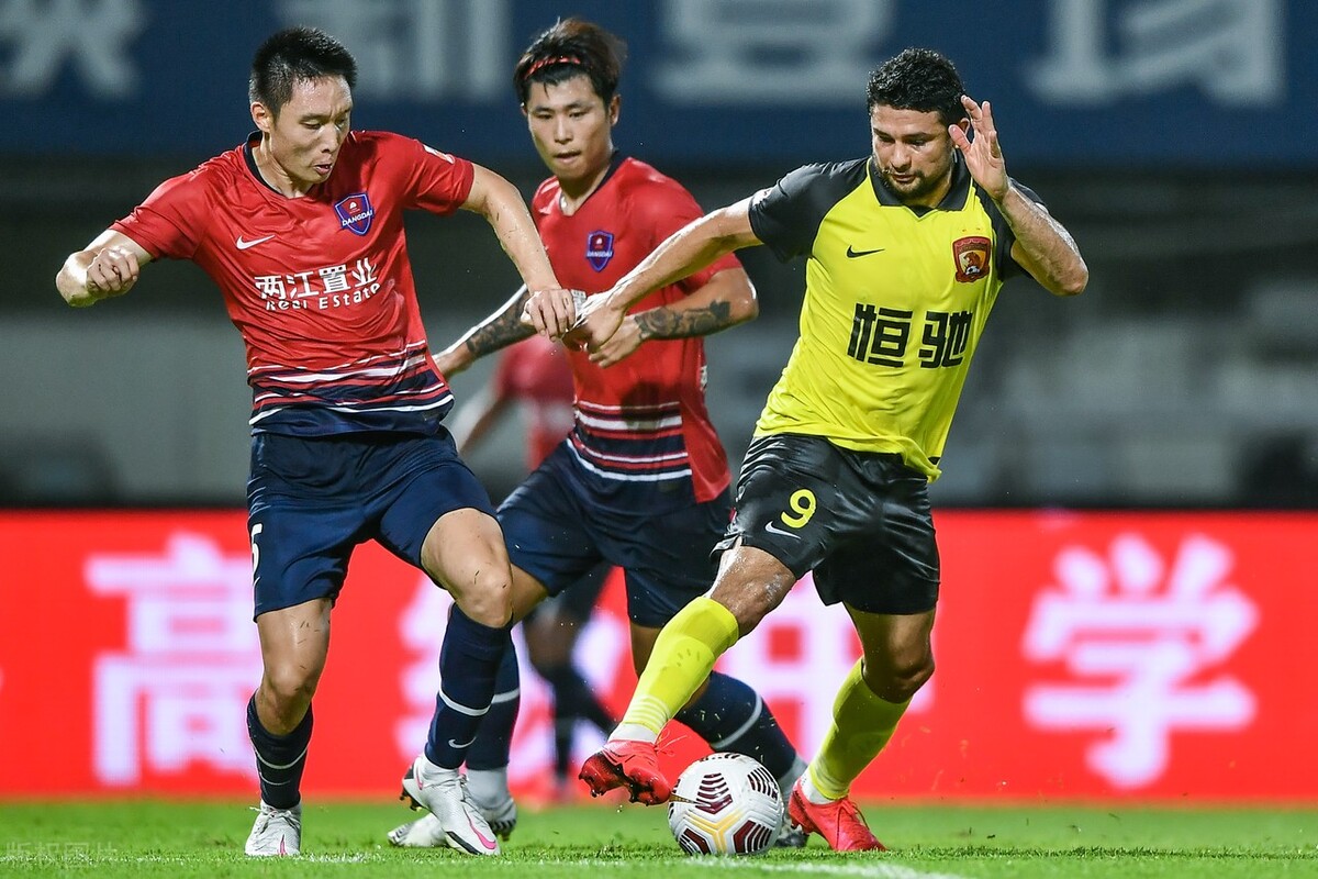 认同李毅的观点，输球真不能怪李铁——从中日双方的一次进攻说起