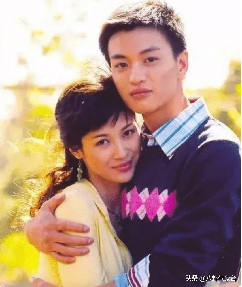 童蕾25岁和周一围同居32岁嫁富豪40岁老公锒铛入狱