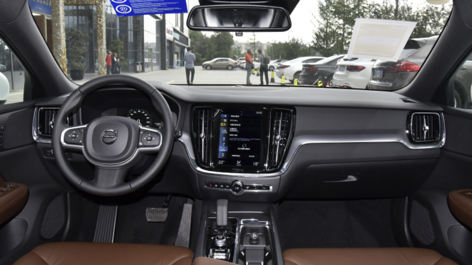用车调查：进口的沃尔沃V60养车一定比S60更贵吗？