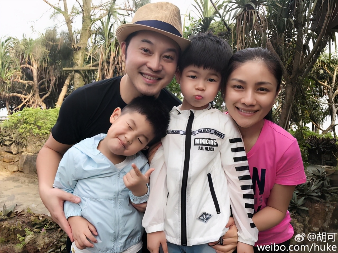 胡可曬安吉近照，學游泳，攀岩，跆拳道健身後，安吉終於瘦了