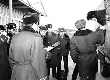 中俄列车大劫案主犯，逃亡18年良心难安，多次捐