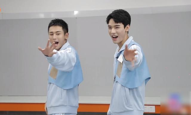 Jun Zhangzhe of this week of Gong vasts, next week Jing Tian Zhang Binbin, this quickly relying on that explode red Cp again apotheosis