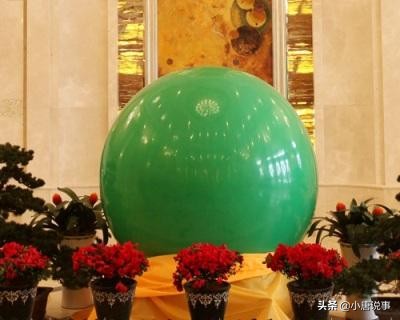 男子挖出6吨重夜明珠，被估价26亿，如今却成了“路灯”