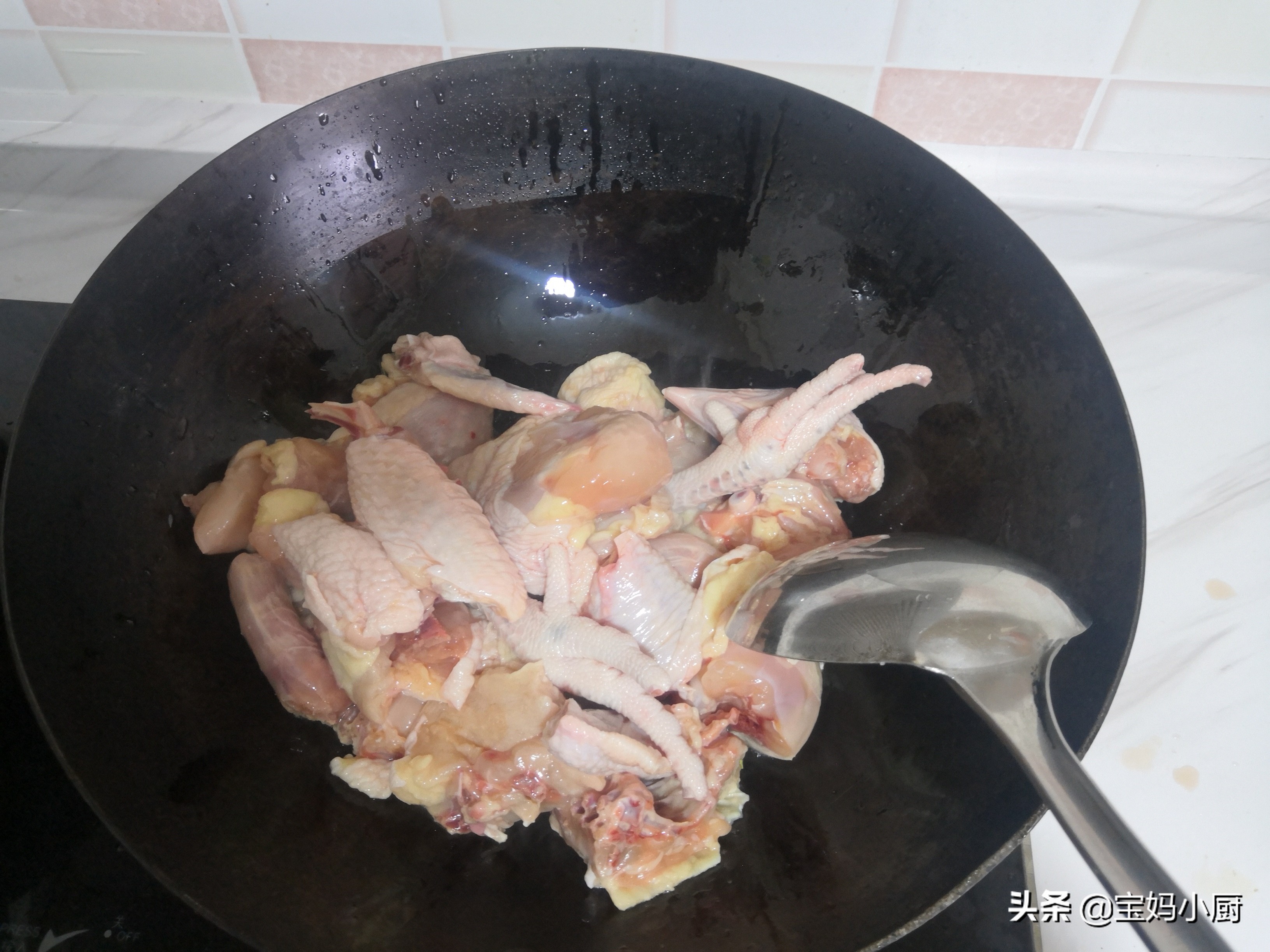 雞肉這做法，孩子最愛吃，菜香肉嫩香噴噴，好消化身體棒