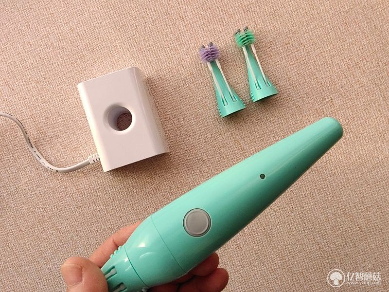 颠覆传统，引领健康刷牙新模式，云众智能6D双螺旋电动牙刷体验