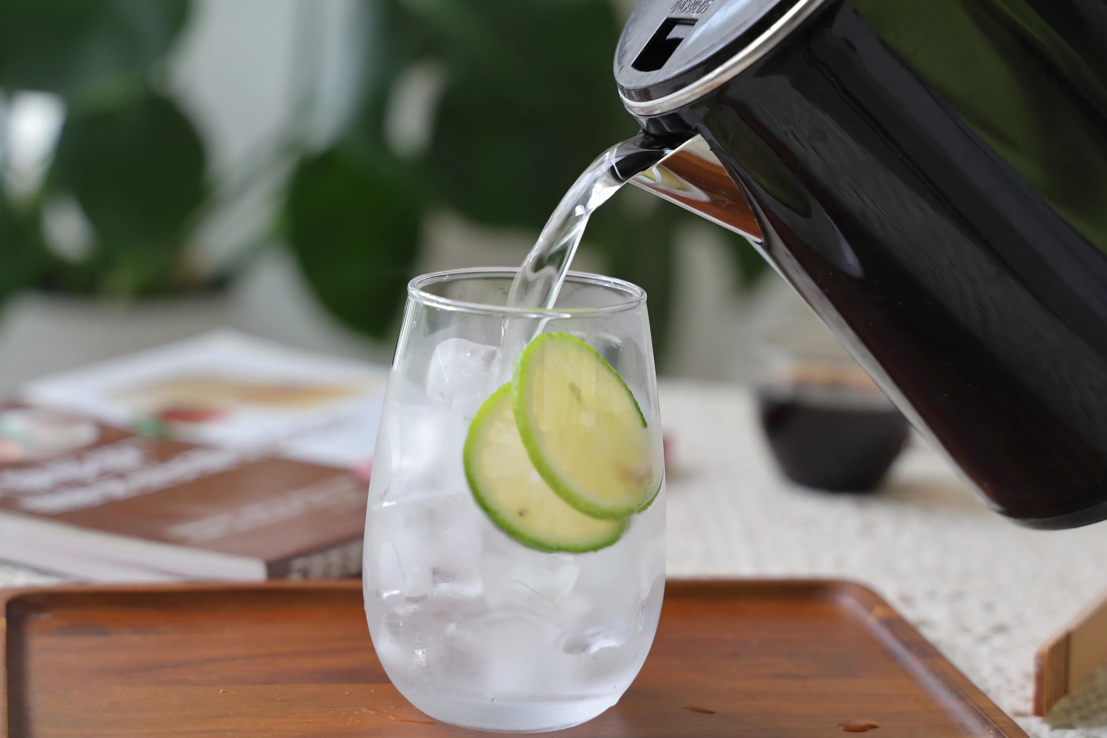 在家自制一杯冰美式有多简单？学会再也不用去咖啡馆了，无敌简单