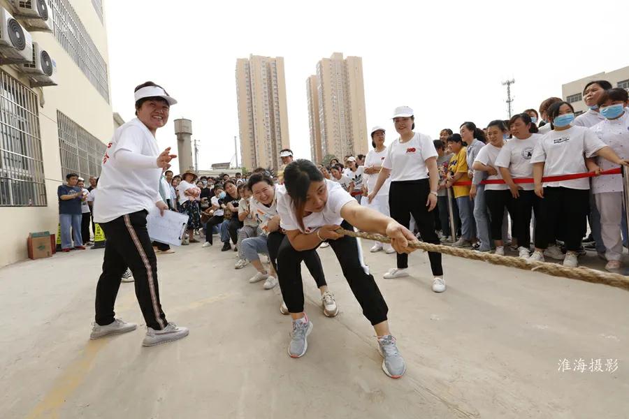 三原县医院庆祝“5.12”国际护士节拔河比赛