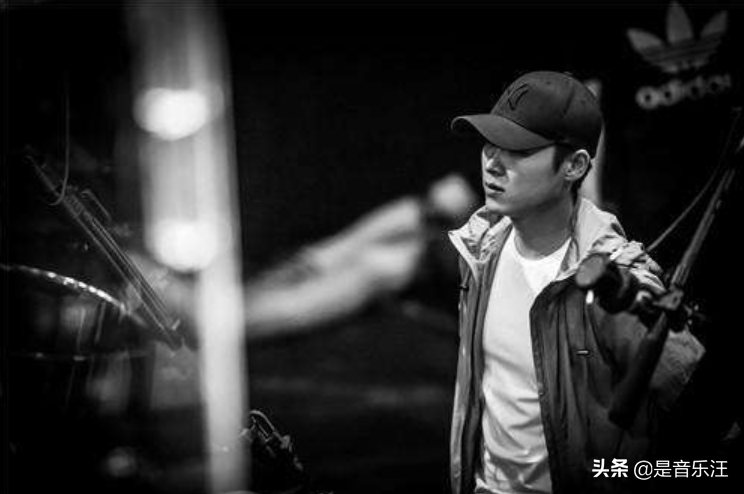 梁博的《昼夜本色》更新，华语乐坛“宝藏歌手