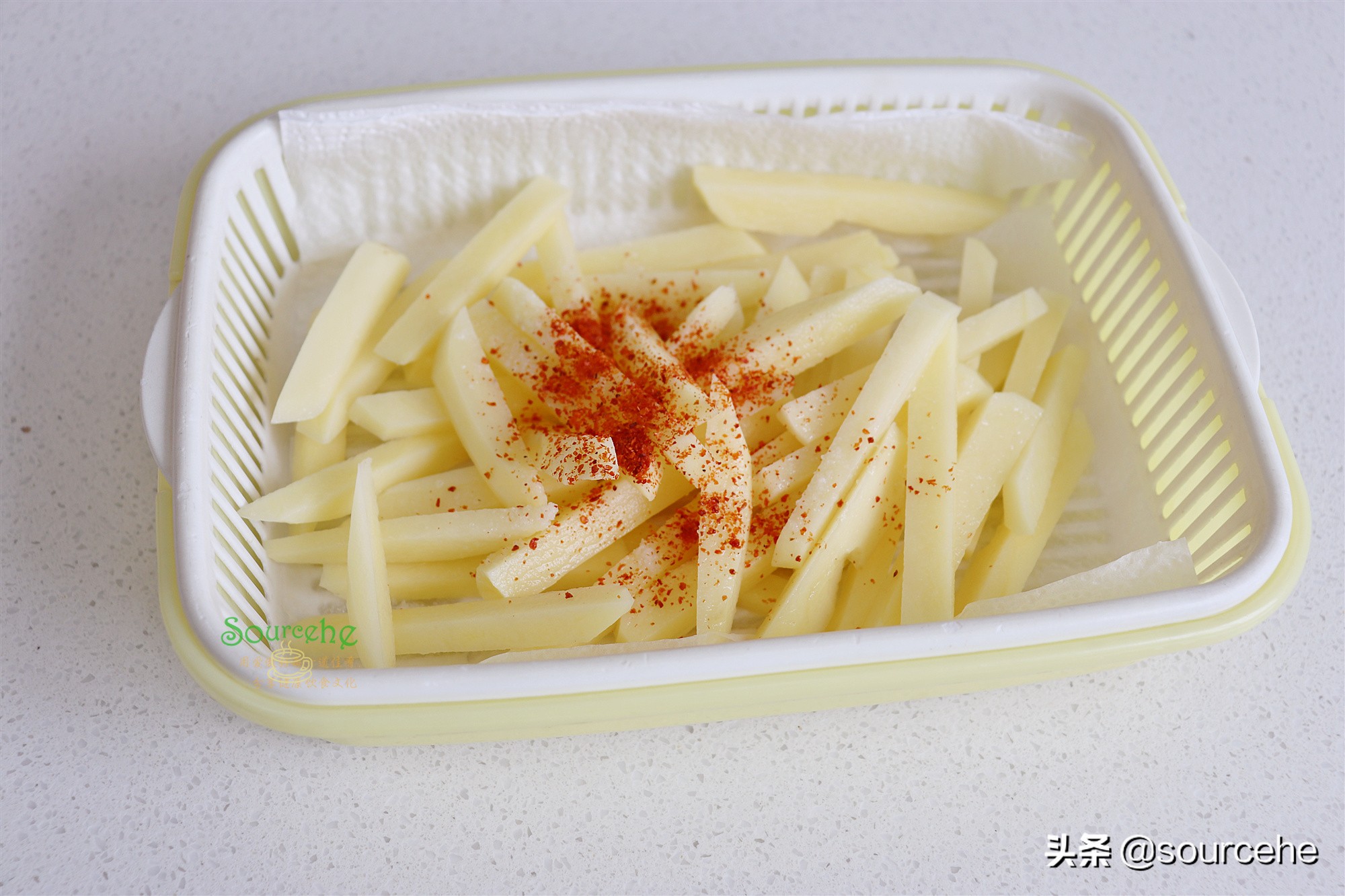 放暑假了，孩子想吃炸薯条不用买，在家简单实惠，比麦当劳还酥脆