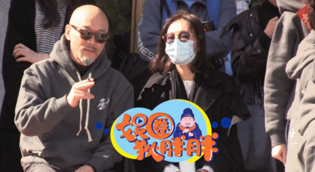 牛莉路透曝光，片场安静不似李沁活跃，大其18岁却看不出年龄差