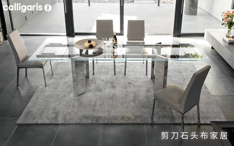玻璃餐桌，打造餐厅隐形美学空间