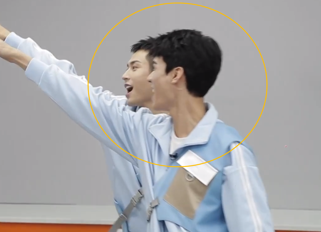 Knock arrived! "Billow billow is nailed " fit on " fast this " , gong Jun shined to Zhang Zhehan's appellation