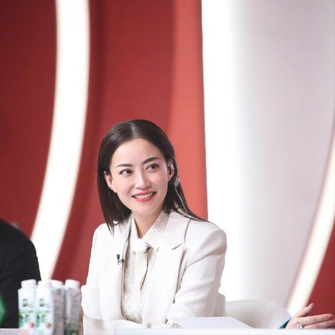 谢霆锋御用经纪人：单身生女独自抚养，一个比王菲还传奇的女人