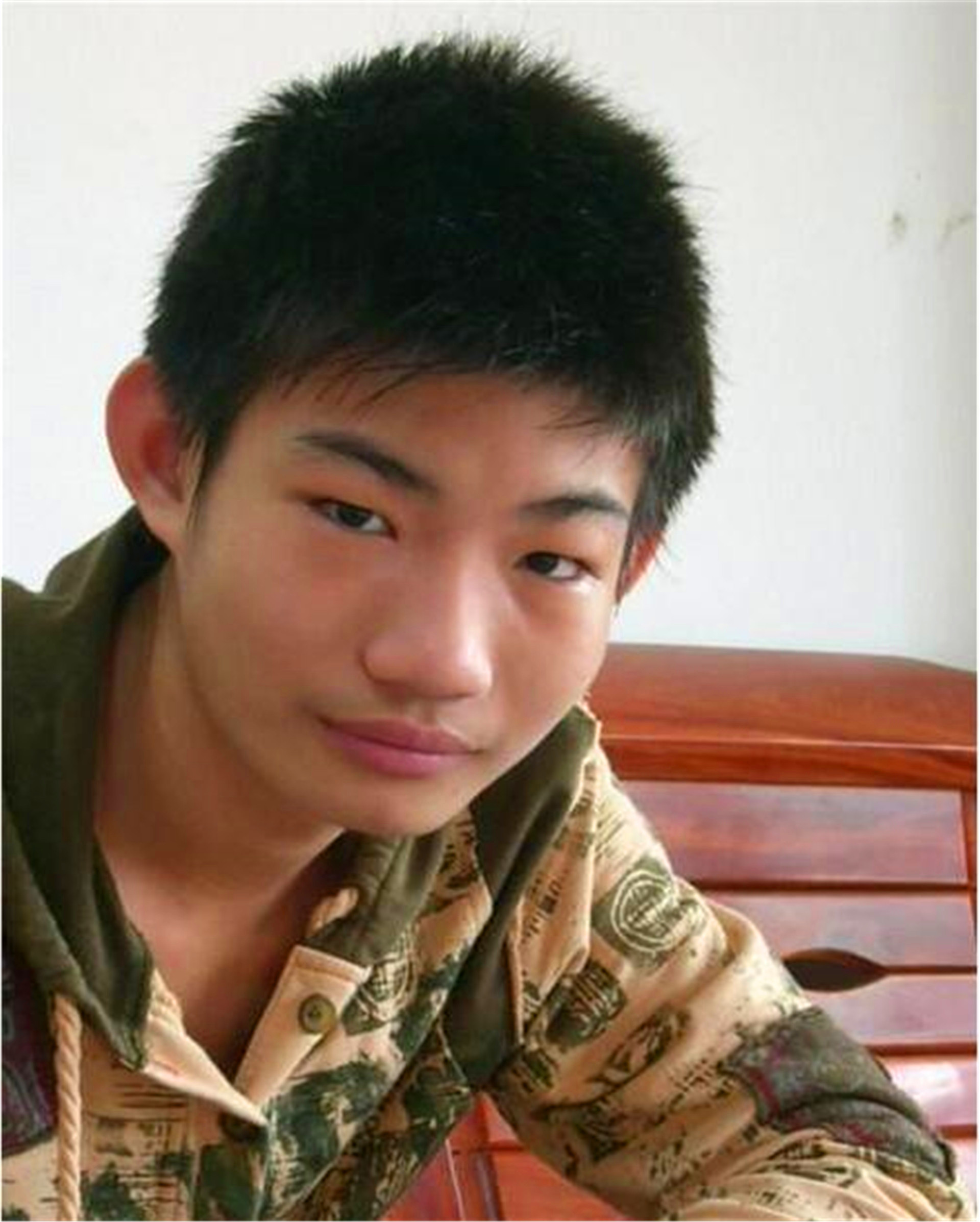 中国第一懒人，吃饭都得别人帮忙，父母去世后被活活“懒死”