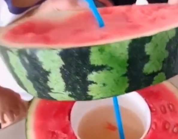 被熊孩子“逼出来”的高智商家长，为哄孩子吃