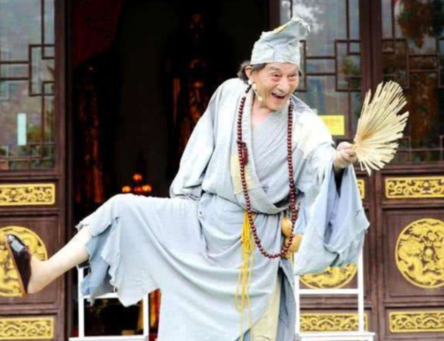 “济公”游本昌：拍戏过程中遇到3件“怪事”，之后便一心向佛