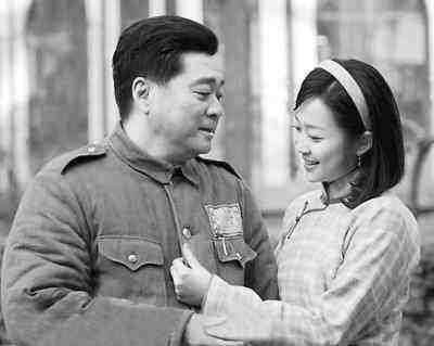 傅冬菊：潜伏在国民党父亲身边，身份暴露后，傅作义听她劝说和谈
