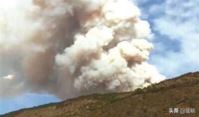 直击凉山木里森林火灾现场 幸运逃生者：一两秒内，几米高的火苗吞噬了整个山脊