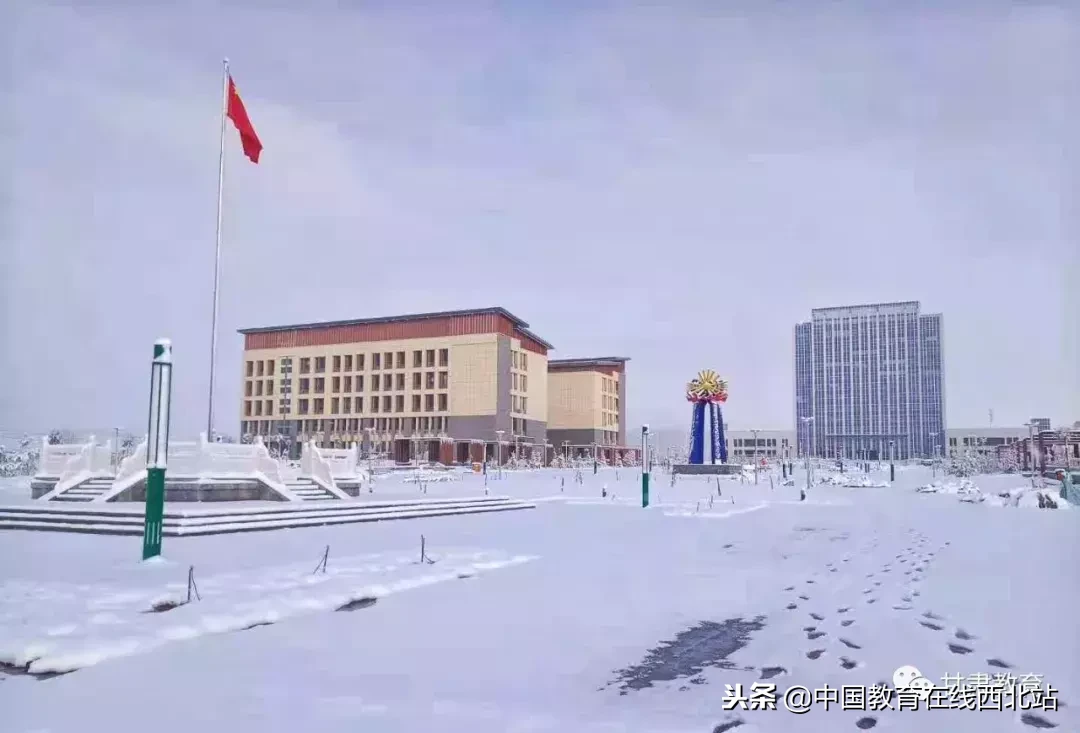 甘肃初雪|甘肃18所高校初学雪景大PK,快来看看有你的母校没?