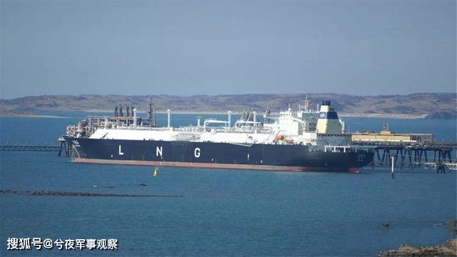 中国这艘国产巨舰，与10万吨核航母分庭抗礼，核