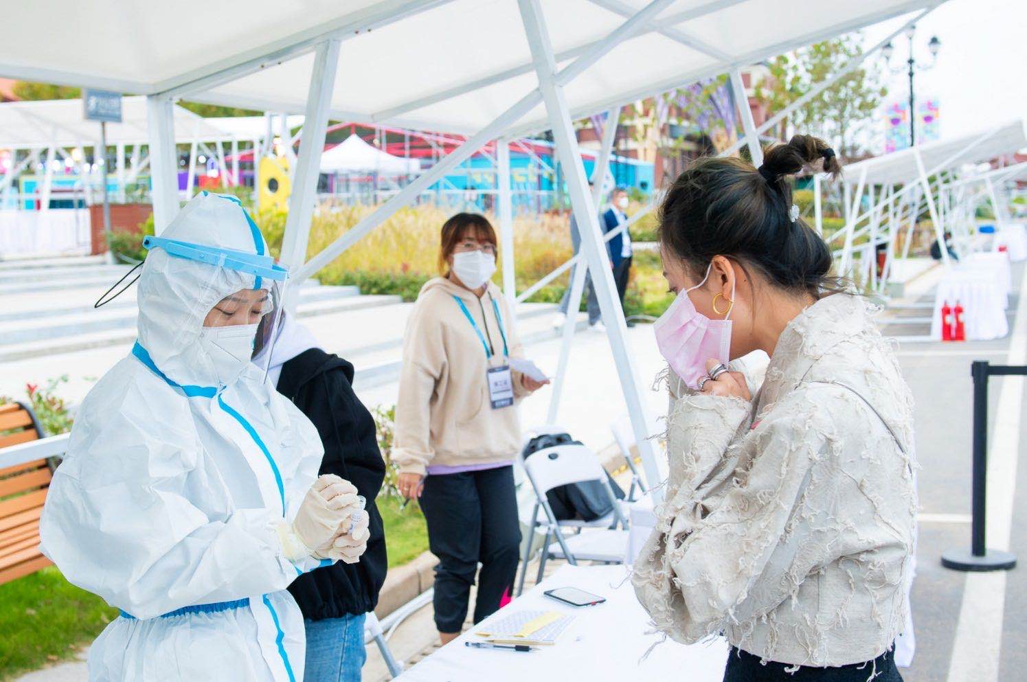 青岛西海岸城市生活节|青岛西海岸城市生活节首秀—&quot;中国综艺嘉年华闪光派对&quot;开园