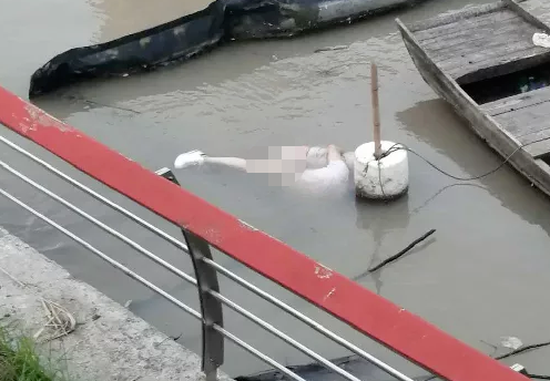 南通年轻男女相拥沉尸河塘有何隐情捞尸现场图最新消