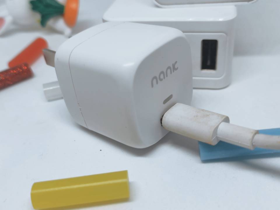 小而强，南卡C1充电头：iPhone12的好搭档