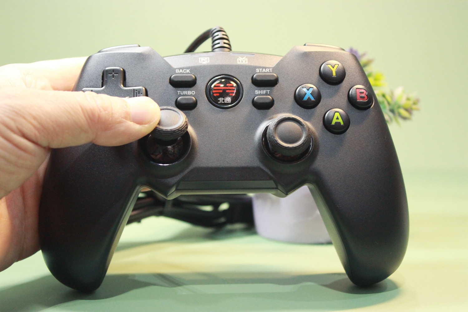 不足百元的游戏手柄北通蝙蝠4带给你惊喜的游戏体验