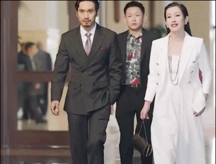 3位“赢在下半场”的女星，年轻时显老，年过四