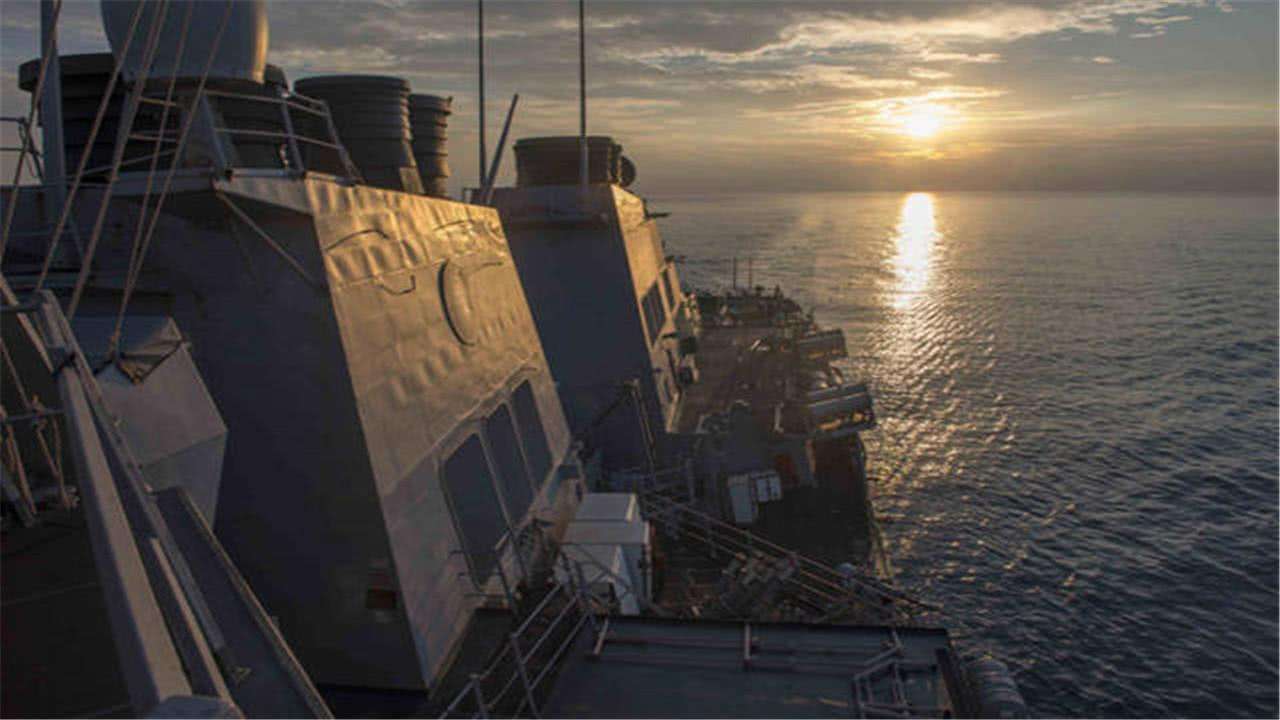 无法无天了，美要求波斯湾船只不得靠近美舰百