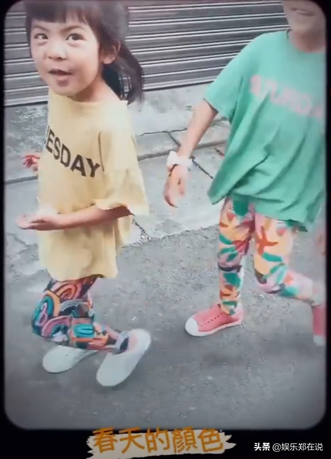 修傑楷曬女兒近照，咘咘眼神盡顯寵溺，Bo妞笑露牙齒喜感十足