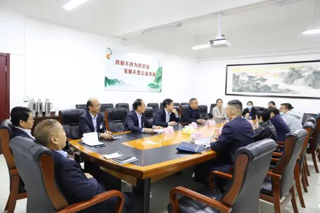 省医药卫生报书记高富国一行莅临濮阳市调研