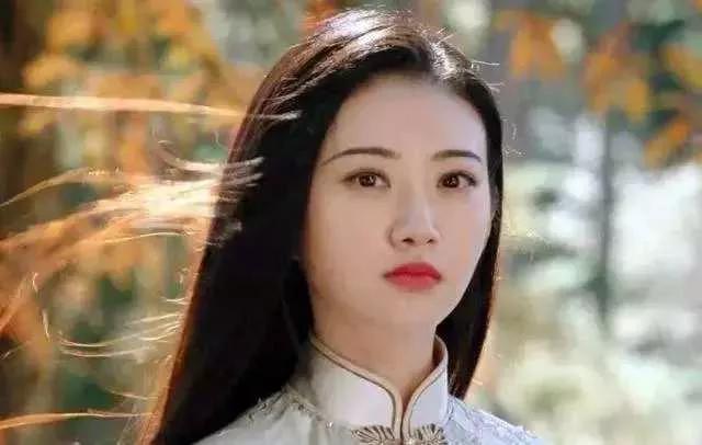 嫌弃张彬彬咖位低拒演《司藤》，却意外成就了