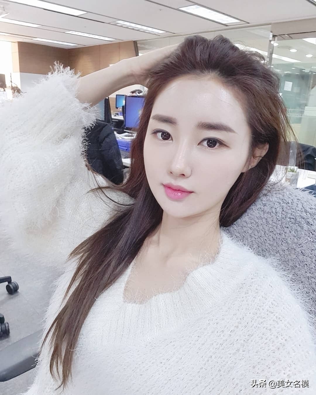 韓國美女天氣預報員𝑀𝒾𝒩𝒶 𝐻𝓌𝒶𝓃𝑔