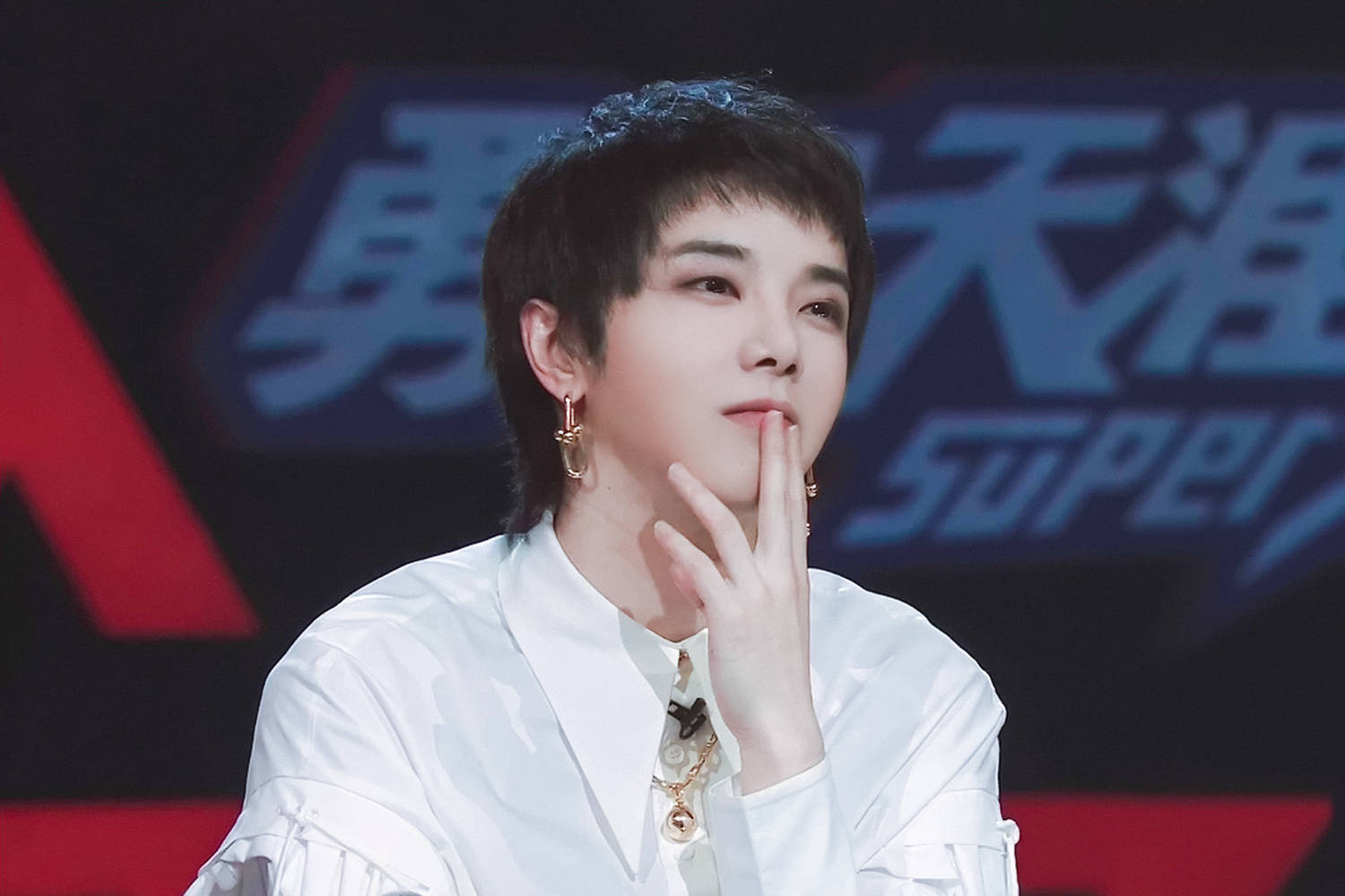 05后不识“冷门歌手”孙燕姿、视华晨宇为世界级歌手，乐坛变天？