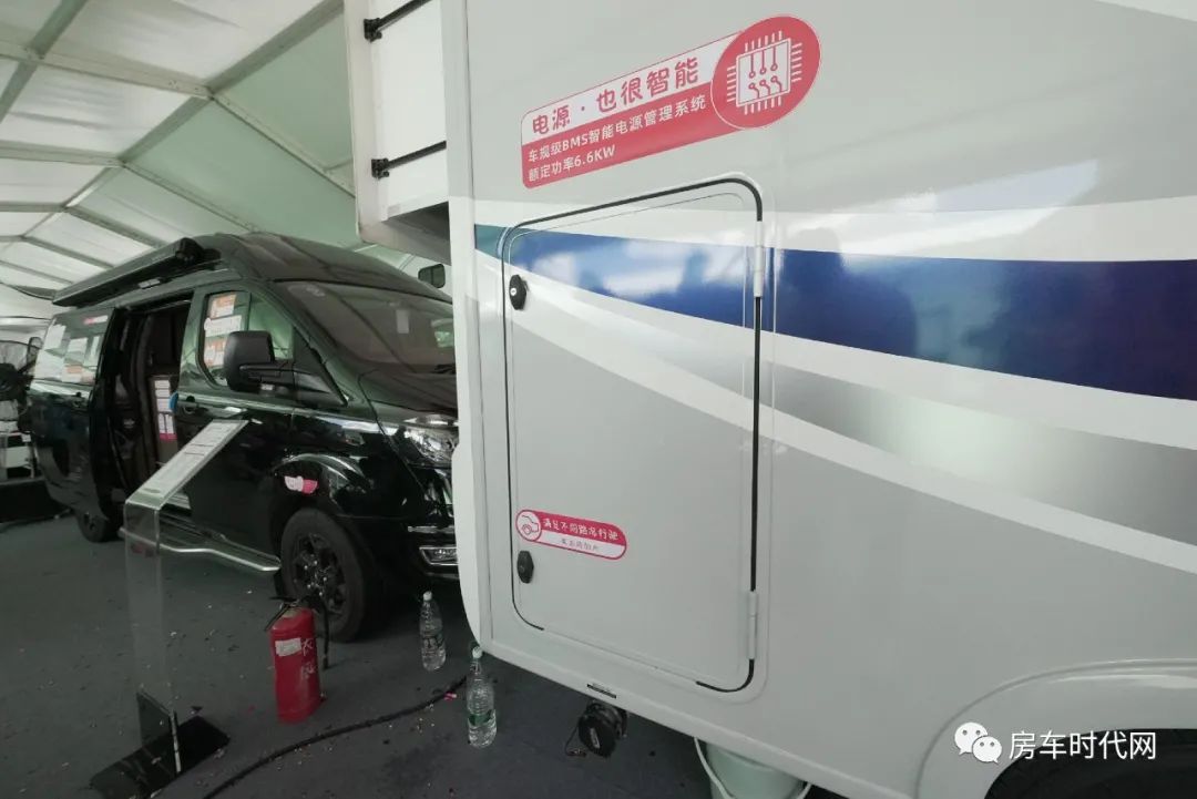 百万级房车 瑞弗S820 进口依维柯双拓展 追求更高品质