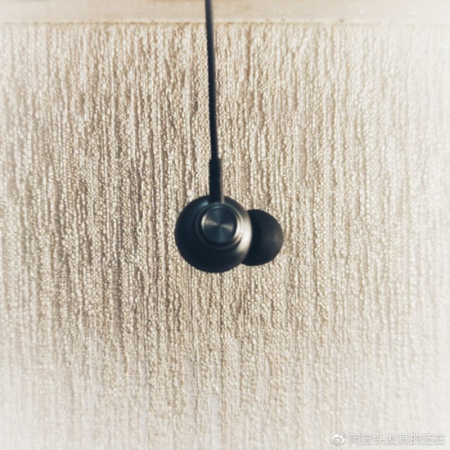 在沉寂的夜空里点燃第一束烟火——西圣Armor蓝牙耳机使用体验