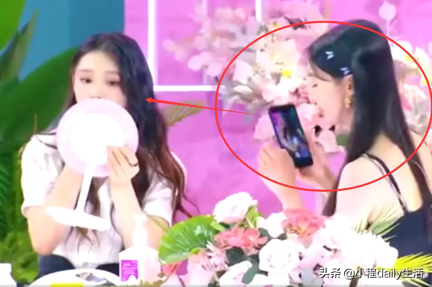 趁林允卸妆郑爽拿手机拍照,当林允卸完后看清