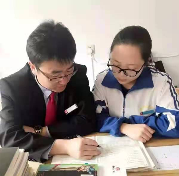“勤”圆青春梦—记山西省翼城县汉德园中学党总支书记、校长王瑞