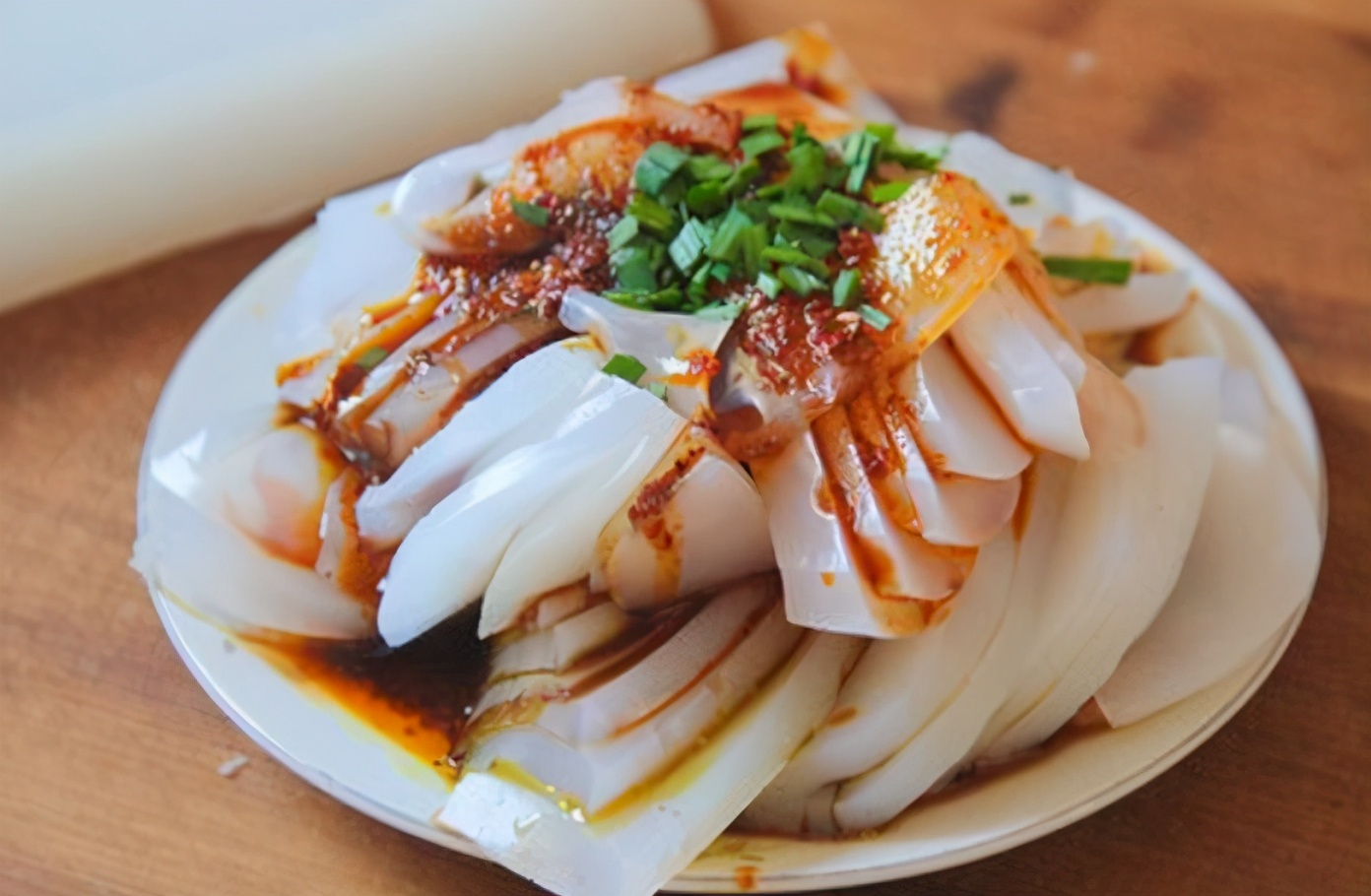 做涼粉，不要只用水，多加一種料，做好爽滑Q彈，滑溜溜好吃