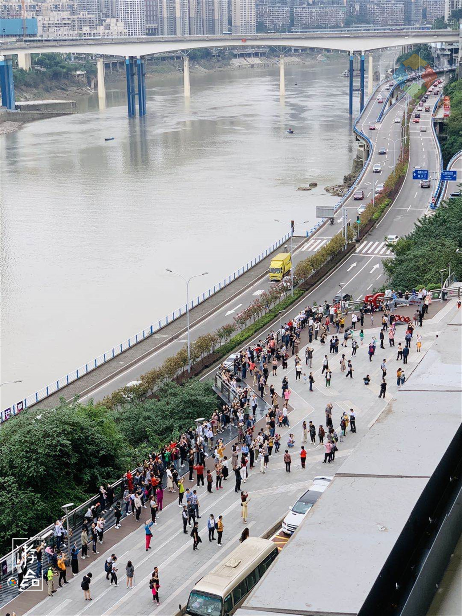 重庆李子坝初步升级，打造游客中心，还只是个网红打卡地吗？